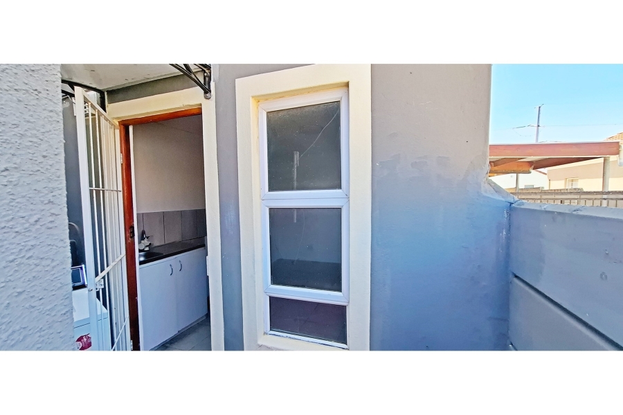 6 Bedroom Property for Sale in Broadlands Village Western Cape
